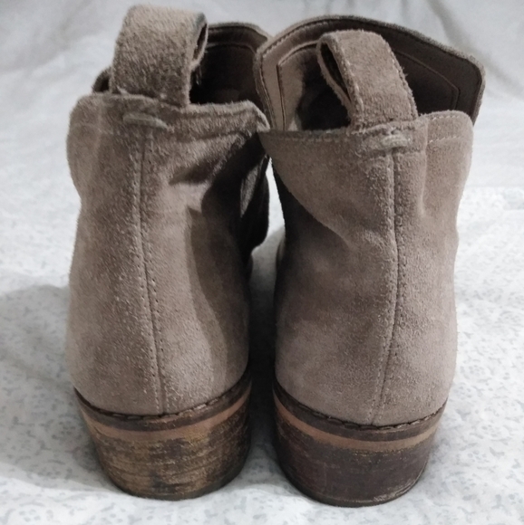 Dolce Vita Suede Tan Tessy Booties - Picture 9 of 15